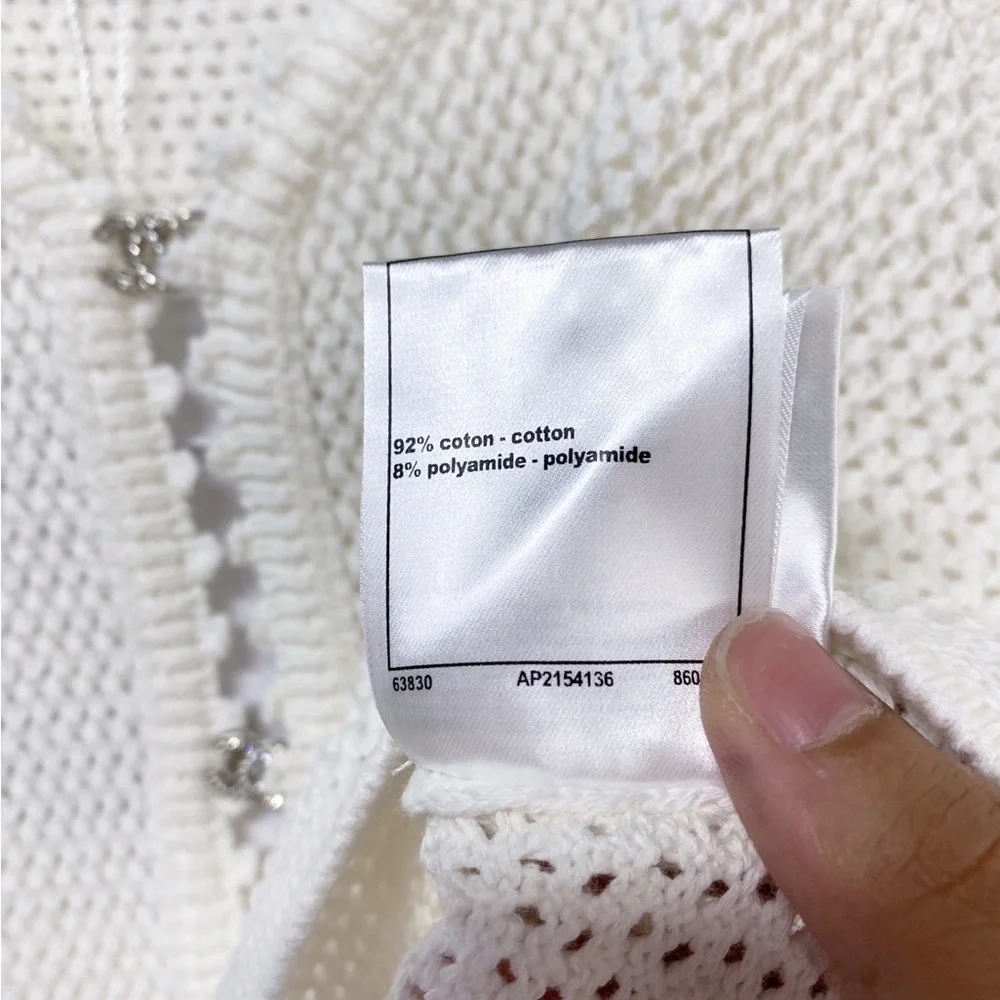 Chanel vest - Picture 3 of 6
